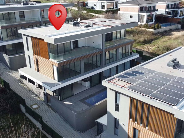 REMAX BEYAZ GÜMÜŞTEPE’DE SİTE İÇİ MÜSTAKİL HAVUZLU SIFIR TRİPLEKS VİLLA