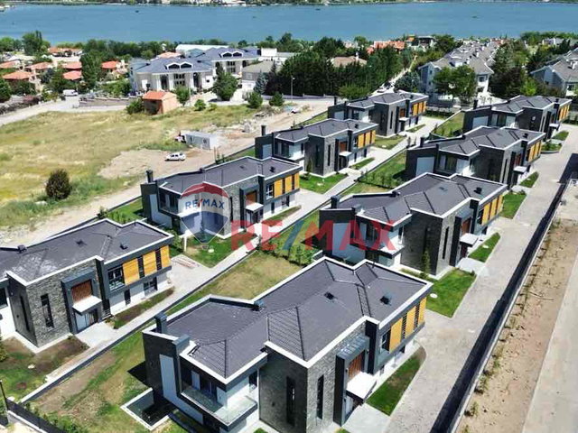ANKARA GÖLBAŞI KARŞIYAKA’DA ULTRA LÜKS SIFIR SATILIK NATAMAM VİLLA