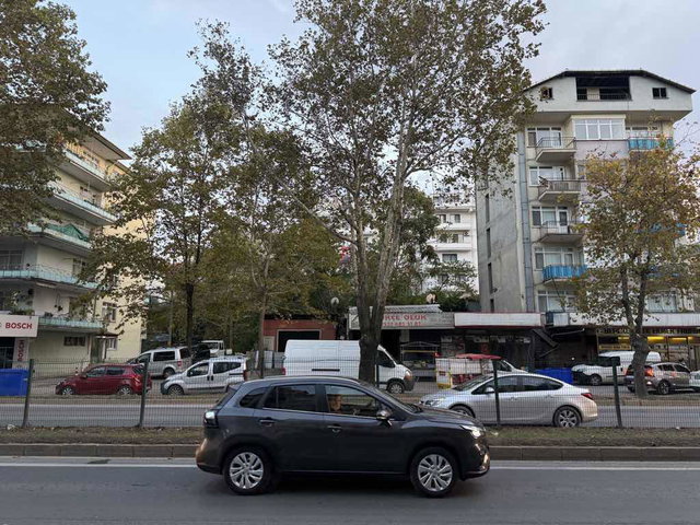 GÖLCÜK MERKEZDE 3+1 SATILIK FIRSAT DAİRE - OFİS