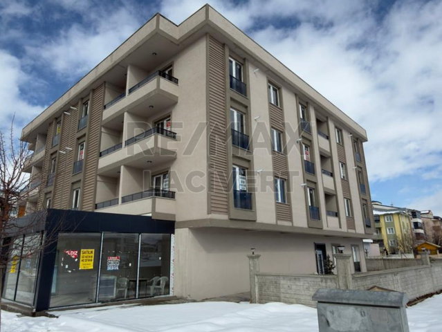 RE/MAX LACİVERT'TEN DADAŞKENT'TE SATILIK 1+1 DAİRE