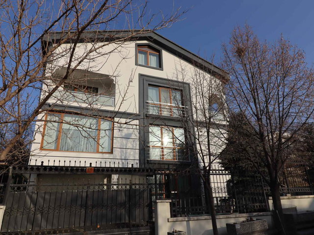ALACAATLIDA CADDEYE 200 MT TAM MÜSTAKİL VİLLA