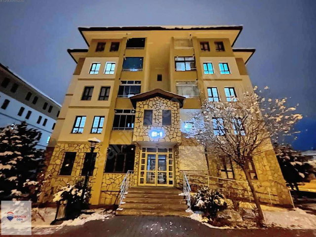 REMAX DEM'DEN KAVAKYOLU 3. ETAPTA KİRACILI ARA KAT DAİRE