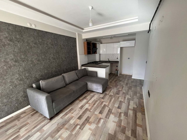 REMAX ARMA'DAN KURUÇEŞME MAH. MERKEZI KONUMDA 1+1 ARAKAT ASANSÖRLÜ DOĞALGAZLI KIRALIK DAIRE