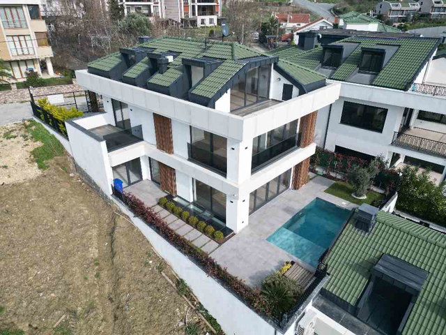 BÜYÜKEKMECE FATIH MAH. SATILIK 5+2 MUSTAKIL HAVUZLU VE DENIZ MANZARALI VILLA