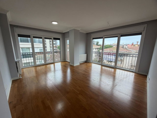 SAHIL YOLUNA 1.PARALEL 3 ODA 1 SALON 4.KAT 115 M² -BOŞ-FIRSAT