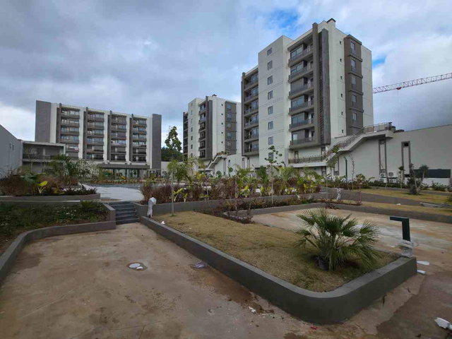 ŞEHIR HASTANESI KARŞISI | İSKANLI | DENIZ MANZARALI | LÜKS SITE İÇI SATILIK DAIRE