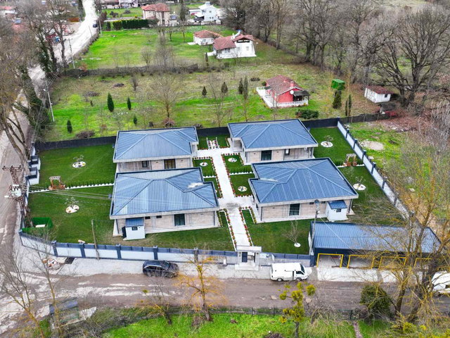 HENDEK UZUNCAORMAN 2350M2 ARSADA 4 ADET ULTRA LÜKS SATILIK VILLA8000