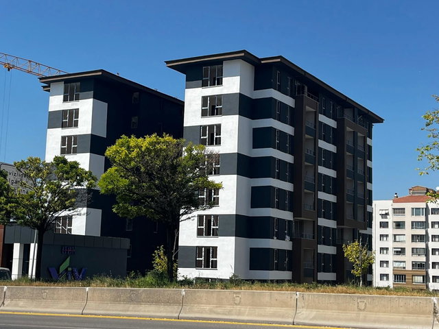 YUKARI ÖVEÇLERDE VİV KONUTLARI SİTESİNDE 2+1 SATILIK DAİRE