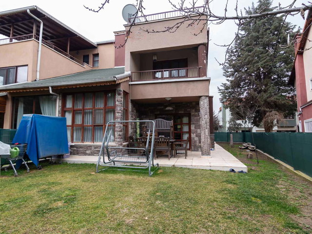 ERYAMAN DOĞAKENT ÇAMLIK SITESINDE SATILIK 5+1 VILLA