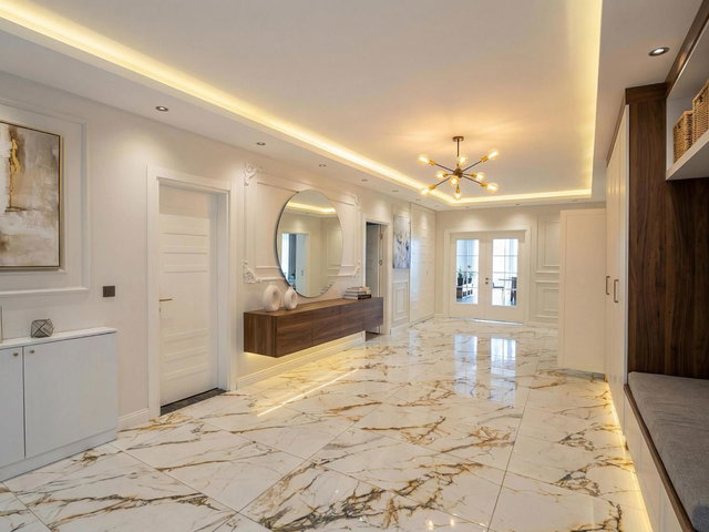 ORMAN IÇINDE, SESSIZ KONUMDA 2047 M² BAHÇE + 945 M² KAPALI ALANLI LÜKS KONUTUMUZ SATILIKTIR.