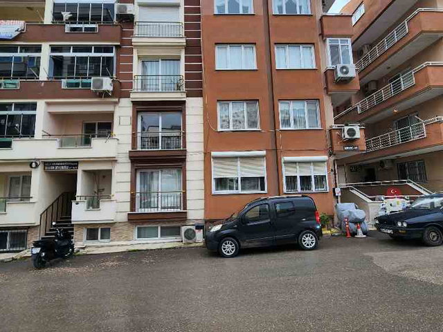 DİKİLİ'DE MERKEZİ KONUMDA FIRSAT SATILIK 2+1