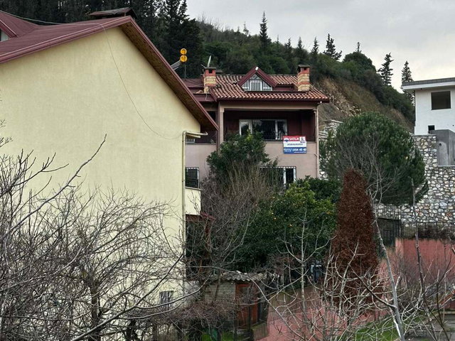 REMAX FREKANS'TAN SATILIK 5+1 TRİPLEX BAHÇELİ VİLLA