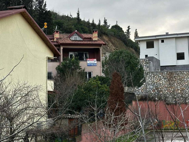 REMAX FREKANS'TAN SATILIK 5+1 TRİPLEX BAHÇELİ VİLLA