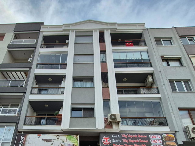 11 BOSTANLI'DA  TADİLATLI GENİŞ ASANSÖRLÜ 3+1 SATILIK DAİRE