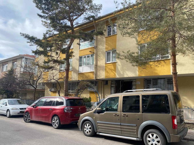 ETLİK YUSUFÇUK SOKAK, ETLIK ŞEHIR HASTANESI VE GÜLHANE YAKINI SATILIK 3+1 DAİRE