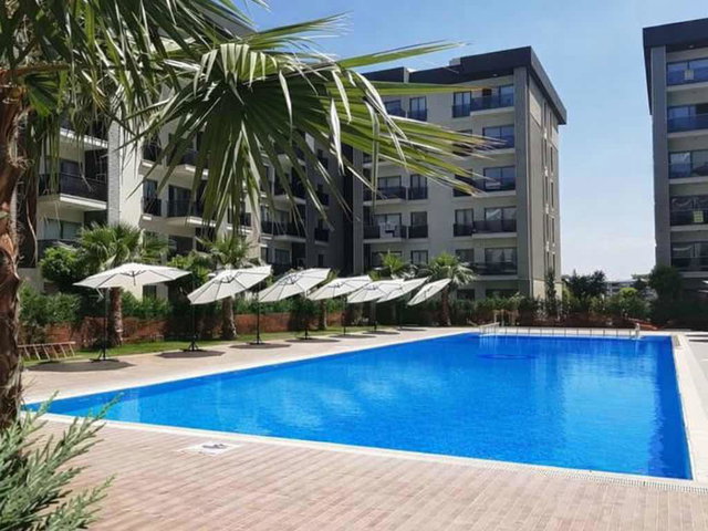 TORBALI YEDİEYLÜL MAH HAVUZLU SİTEDE KİRALIK EŞYALI 1+1 ARA KAT DAİRE