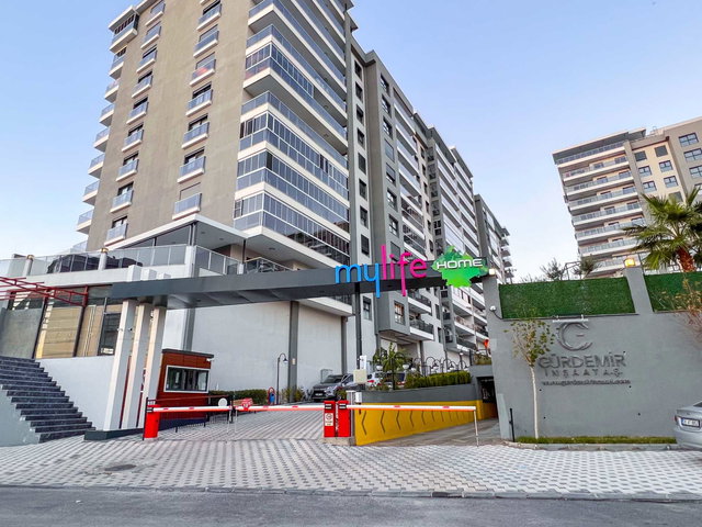 İZMIR ULUKENT 'TE MYLIFE HOME SITESI'NDE SATILIK 4+1 DAIRE