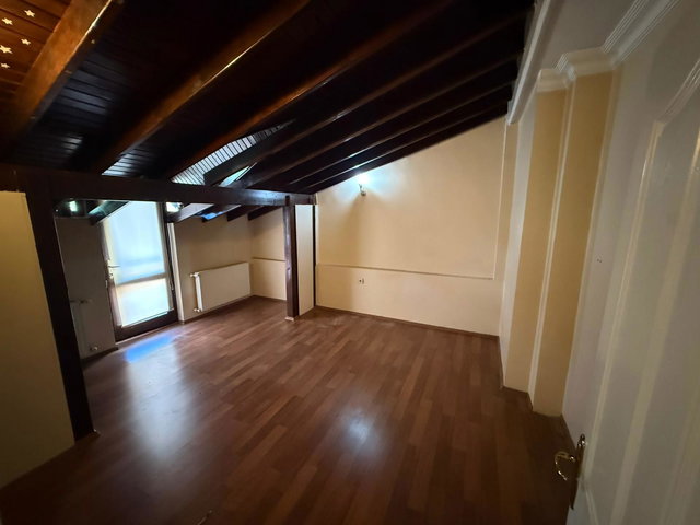 IZMIT MERKEZDE HACIHASAN MAH. 3+1 ÇATI KATI KIRALIK DAIRE