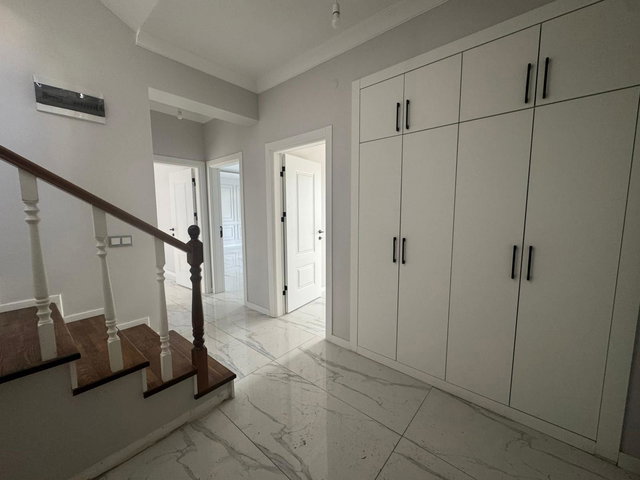 STADYUMA YAKIN SATILIK 5+1 VİLLA REMAX MAVİ TUNCAY ŞEN'DEN.