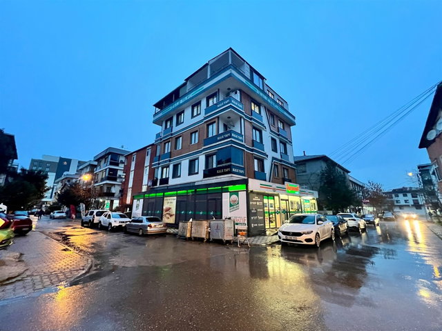 SANCAKTEPE ABDURRAHMANGAZİ MAHALLESİ METRO YAKINI 2+1 ARA KAT DAİRE