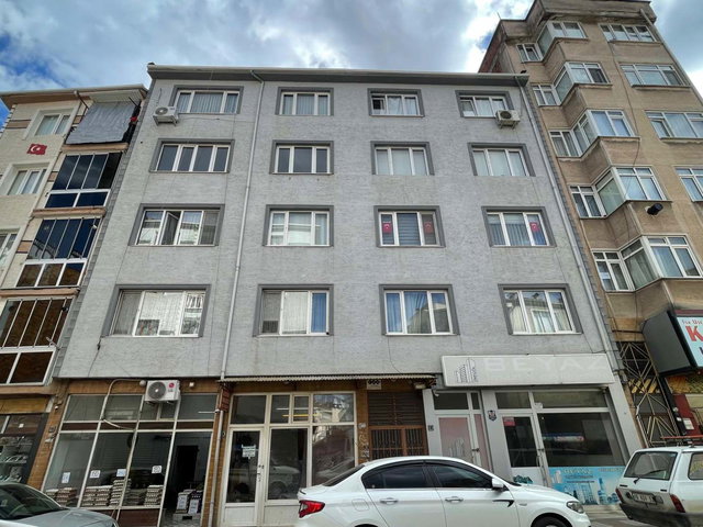 İNEGÖL SİNANBEY'DE ZAFER CADDESİ ÜZERİ, ATATÜRK ORTAOKULU YANI 2+1