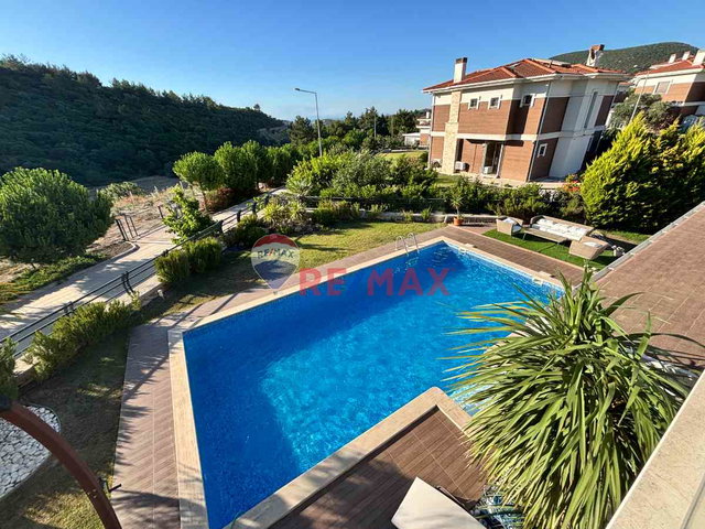 REMAX YELKEN'DEN GÜZELBAHÇE DE GÜVENLİKLİ SİTE İÇİ, ÖZEL HAVUZLU, TAM MÜSTAKİL VİLLA