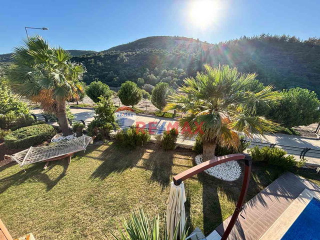 REMAX YELKEN'DEN GÜZELBAHÇE DE GÜVENLİKLİ SİTE İÇİ, ÖZEL HAVUZLU, TAM MÜSTAKİL VİLLA