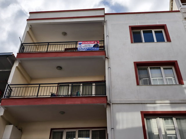 MENEMEN ISMET INÖNÜ MAH. DOĞALGAZLI, GENIŞ, AILE APARTMANINDA KIRALIK 3+1 DAIRE