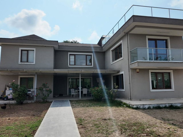 REMAX'DAN GEBZE KARGALI KÖYÜNDE YÜZME HAVUZLU SATILIK VİLLA