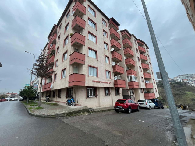 GEBZE BARIŞ MAH. ASANSÖRLÜ VE İSKANLI BİNADA 3+1 MANZARALI DAİRE