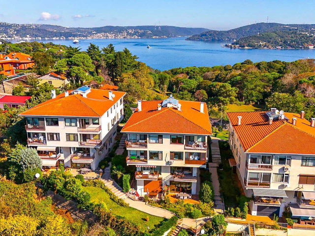 YENİKÖY’DE SİTE İÇİNDE KİRALIK 4+1 | 250 M² BOĞAZ MANZARALI BAHÇE DUBLEKS