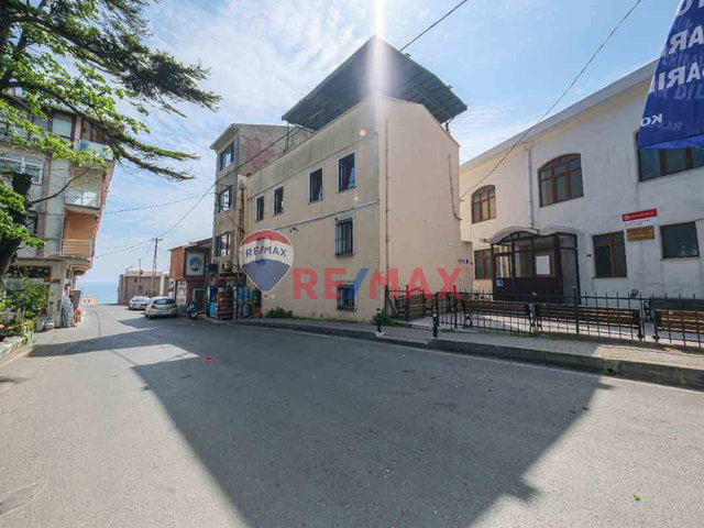 RUMELİ FENERİNİN KALBINDE EŞSIZ BIR YAŞAM SATILIK VILLA