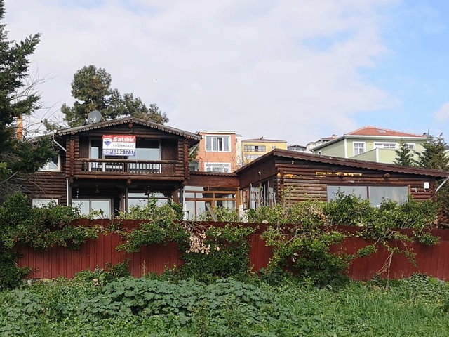 BEYLİKDÜZÜ KAVAKLI SAHİL DENİZ MANZARALI TRİPLEX KÜTÜK MÜSTAKİL EV 300M2