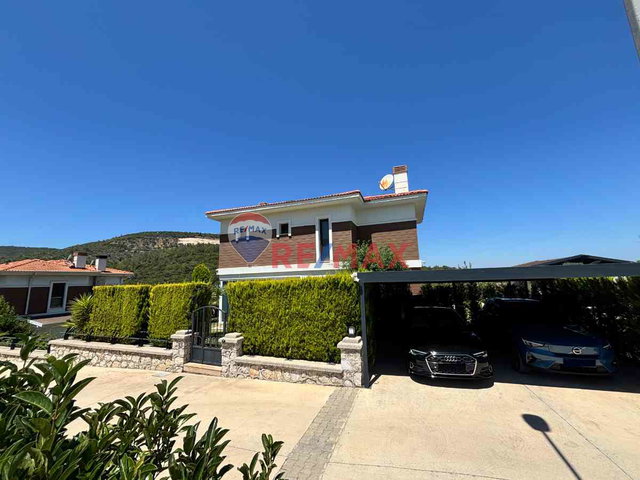 REMAX YELKEN'DEN GÜZELBAHÇE DE HAVUZLU,&GÜVENLİKLİ SİTE İÇİ , EŞYALI, TAM MÜSTAKİL VİLLA