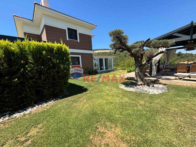 REMAX YELKEN'DEN GÜZELBAHÇE DE HAVUZLU,&GÜVENLİKLİ SİTE İÇİ , EŞYALI, TAM MÜSTAKİL VİLLA