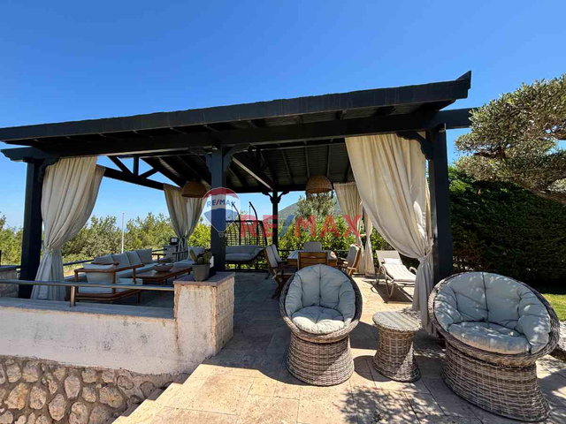 REMAX YELKEN'DEN GÜZELBAHÇE DE HAVUZLU,&GÜVENLİKLİ SİTE İÇİ , EŞYALI, TAM MÜSTAKİL VİLLA