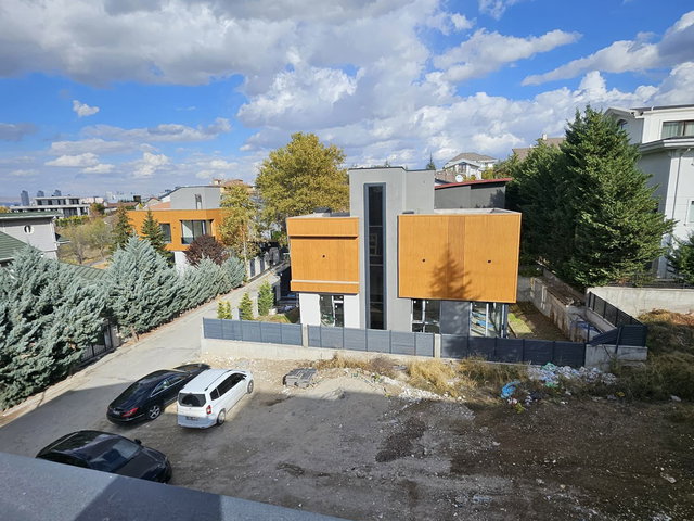 ÇAYYOLU ALACAATLI'DA MERKEZİ KONUMDA ÖZEL TASARIM 6+1 LÜKS VİLLA