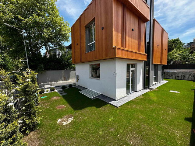 ÇAYYOLU ALACAATLI'DA MERKEZİ KONUMDA ÖZEL TASARIM 6+1 LÜKS VİLLA