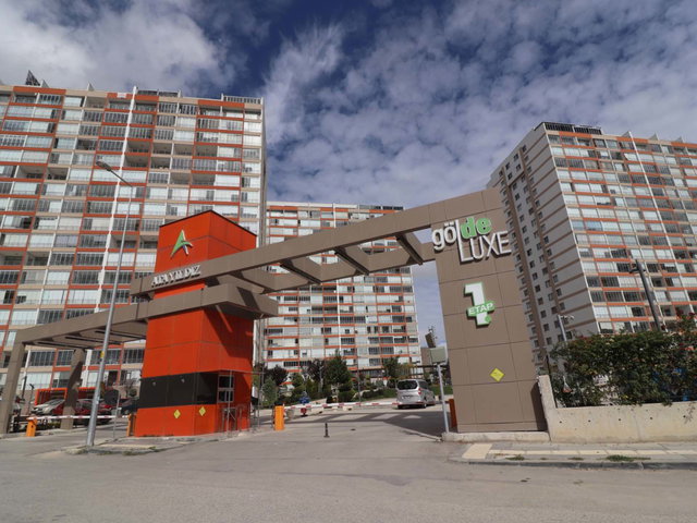 ATAYILDIZ GÖLDELUXE KONUTLARI'NDA CAM BALKONLU 1+1 KİRALIK DAİRE