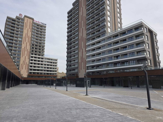 ALACAATLI BORDO YAŞAM SİTESİ EŞYALI 2+1 KİRALIK DAİRE