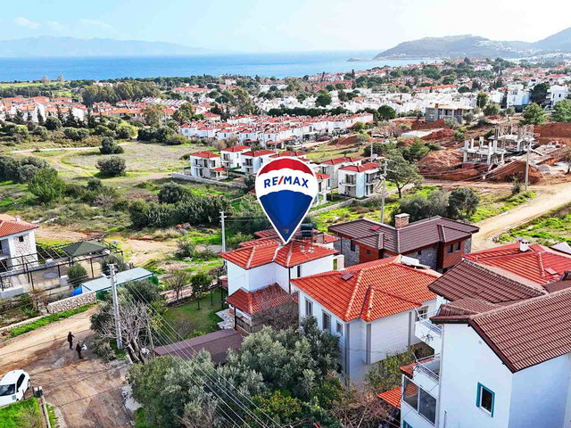 DATÇA BURGAZ MEVKİİ'NDE SATILIK DENİZ MANZARALI 3+1 TAM MÜSTAKİL VİLLA