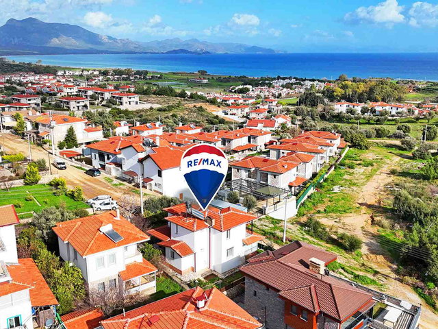DATÇA BURGAZ MEVKİİ'NDE SATILIK DENİZ MANZARALI 3+1 TAM MÜSTAKİL VİLLA