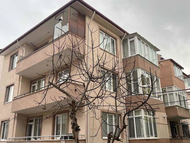 REMAX MIDDEN BAHÇELIEVLERDE SATILIK 2+1 DAIRE