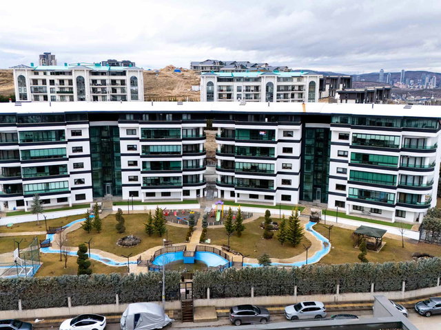 KUĞULU PARK SITESI'NDE SATILIK BOŞ 7+1 DUBLEKS DAIRE