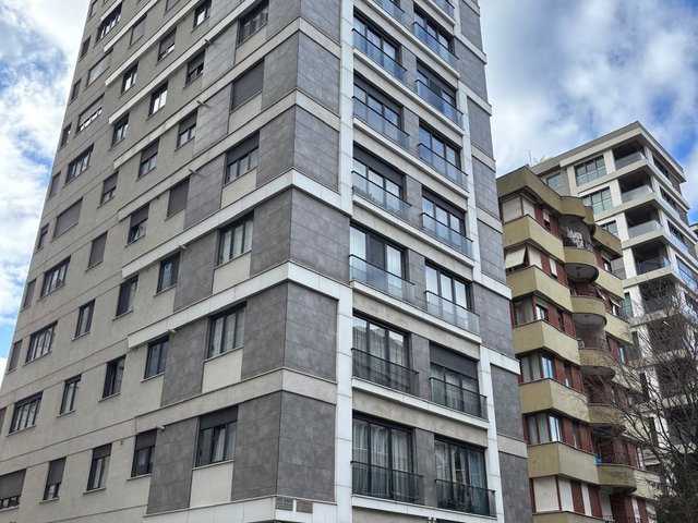 CADDEBOSTAN SAHİLDE MUHTEŞEM KONUMDA  SATILIK DAIRE