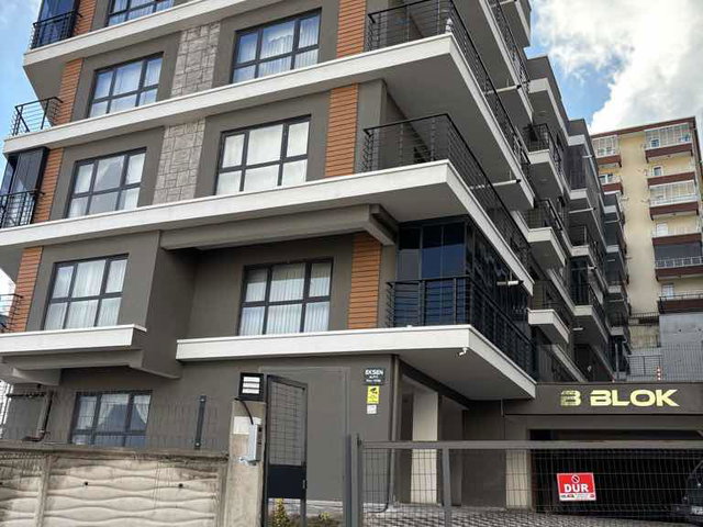 PURSAKLAR’ DA SİTE İÇERİSİNDE 3,5+1 DAİRE