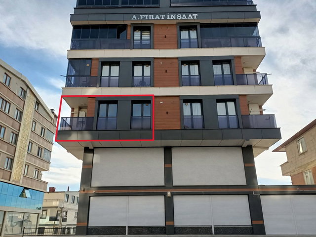 DARICA TUZLA CADDESİ ÜZERİNDE SATILIK 2+1 ARA KAT DAİRE