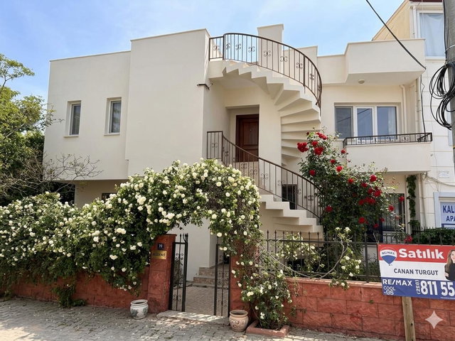 DİDİM ALTINKUMDA DENİZE YÜRÜME MESAFESİNDE 3+1 TERASLI DAİRE