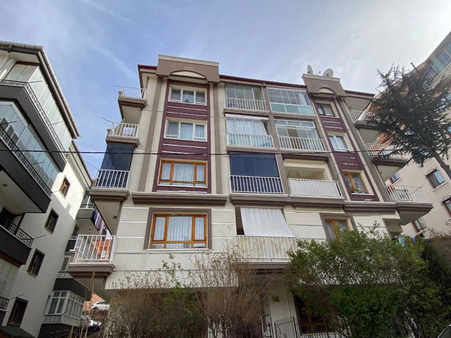 ADNAN MENDERES MAHALLESİ’NDE 3 CEPHELİ, ÖNÜ AÇIK, YATIRIMLIK 3+1 FIRSAT DAİRE!