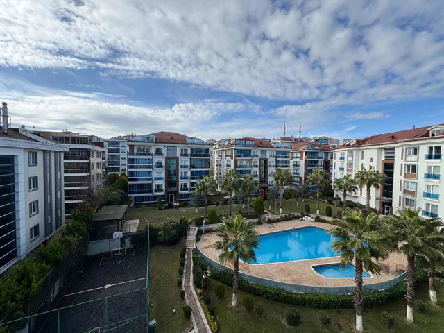 REMAX TEN BEYLİKDÜZÜ DORAPARK 1 DE VADİ CEPHELİ 7+2 DUBLEX
